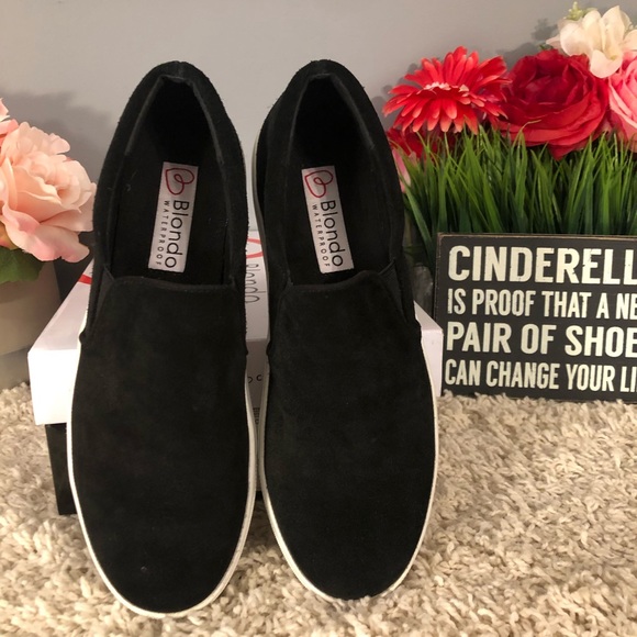 💦💧Blondo Waterproof Black Suede Sneakers! - Picture 3 of 8